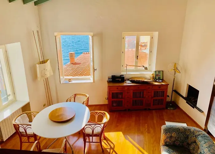 La Finestra Sul Golfo, Apartment *